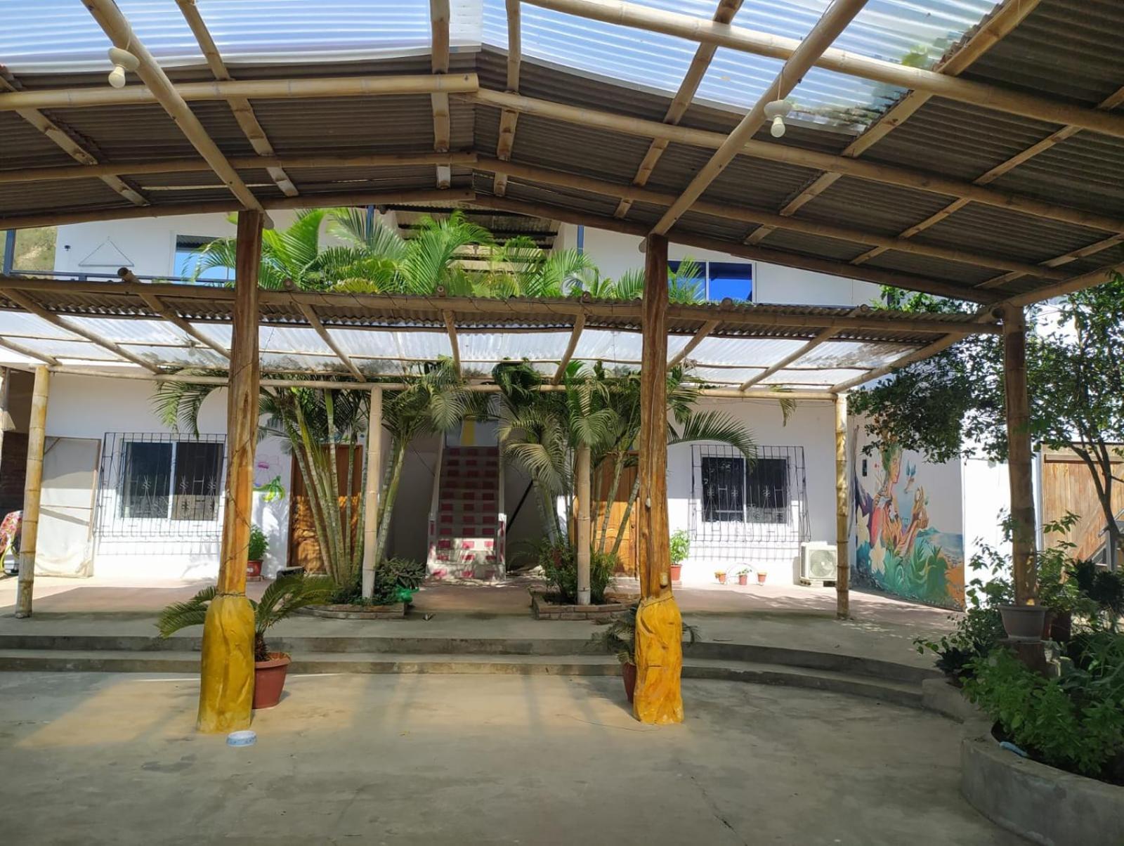 Hosteria Del Puerto ปูแอร์โตโลเปซ ภายนอก รูปภาพ