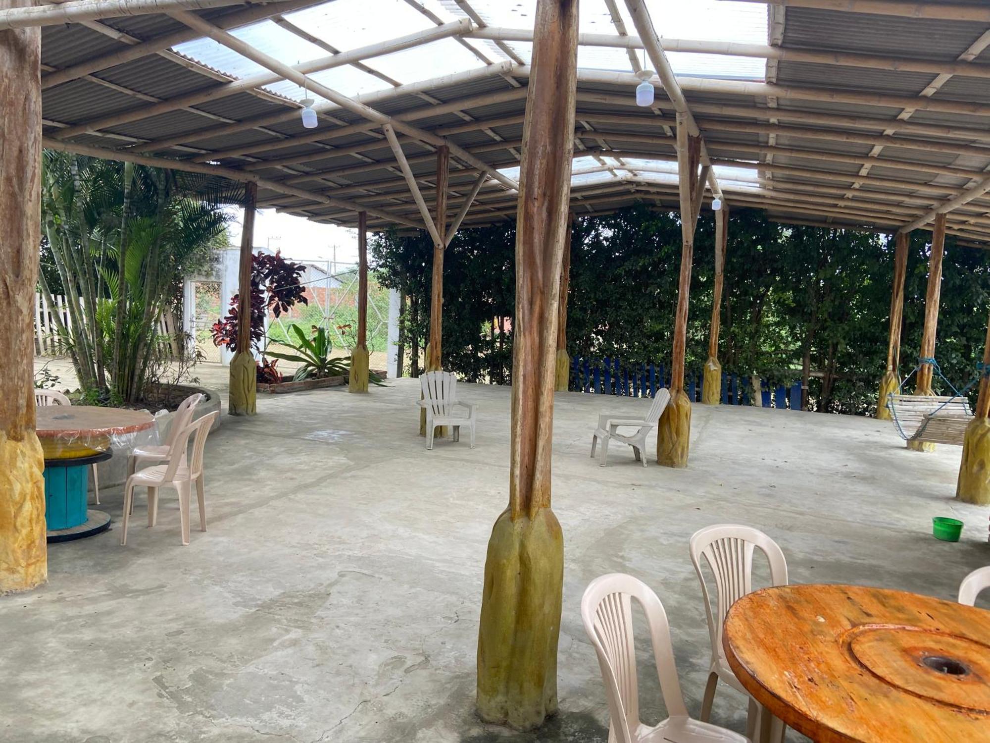 Hosteria Del Puerto ปูแอร์โตโลเปซ ภายนอก รูปภาพ