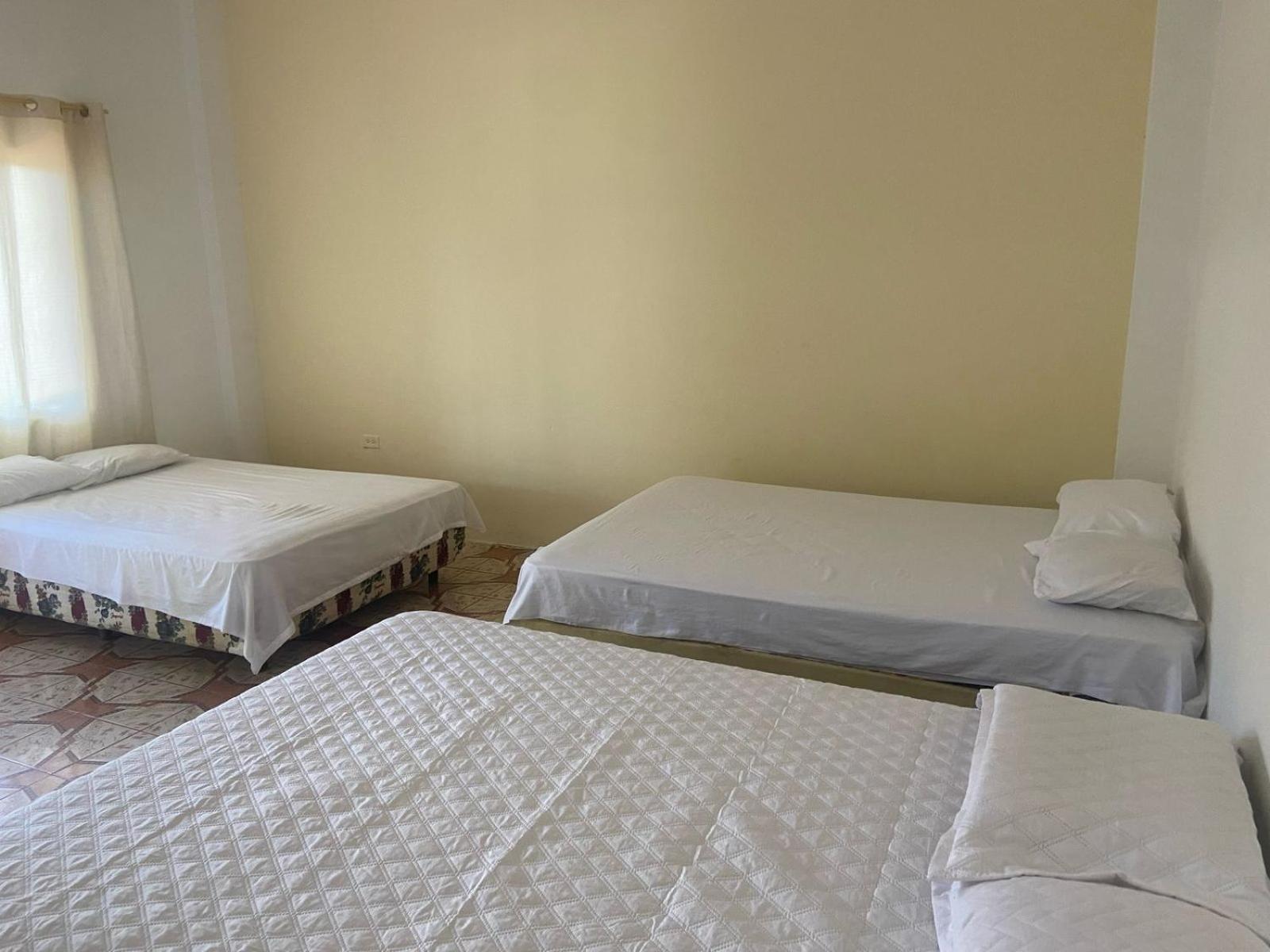 Hosteria Del Puerto ปูแอร์โตโลเปซ ภายนอก รูปภาพ