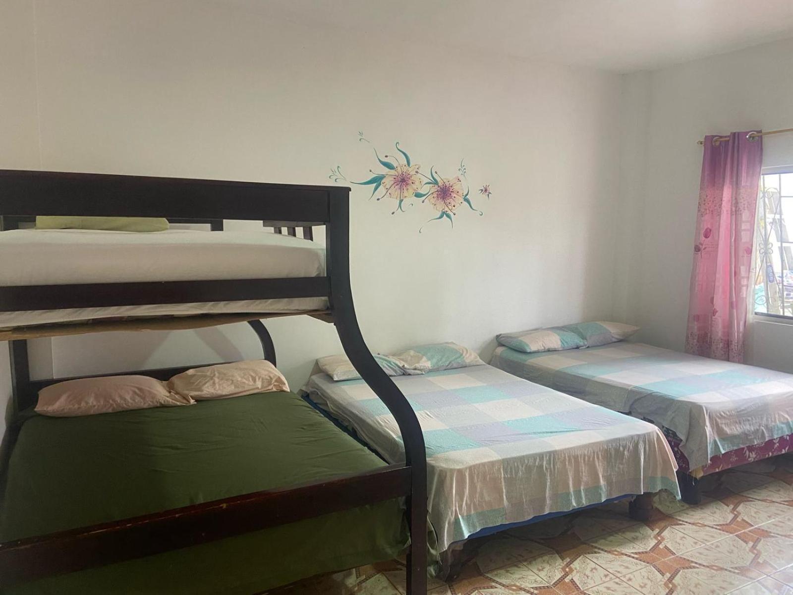 Hosteria Del Puerto ปูแอร์โตโลเปซ ภายนอก รูปภาพ